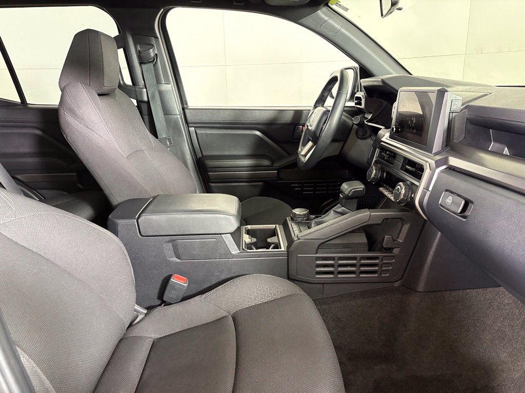 Used 2025 Toyota 4Runner SR5 AWD/4WD image 14