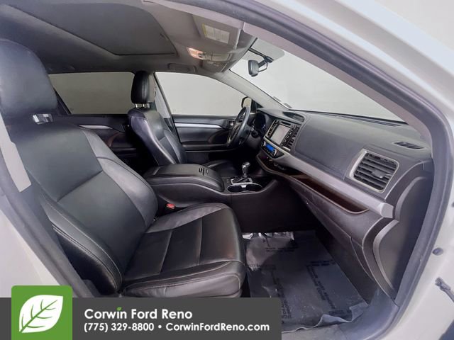 Used 2016 Toyota Highlander XLE image 29