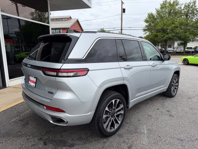 Used 2023 Jeep Grand Cherokee Overland AWD/4WD image 22