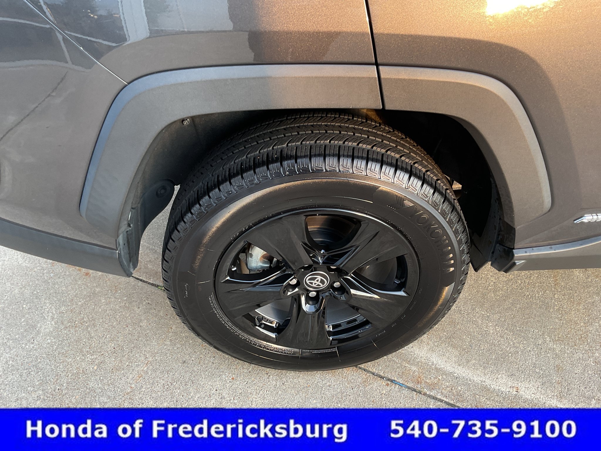 Used 2024 Toyota RAV4 XLE AWD/4WD image 12