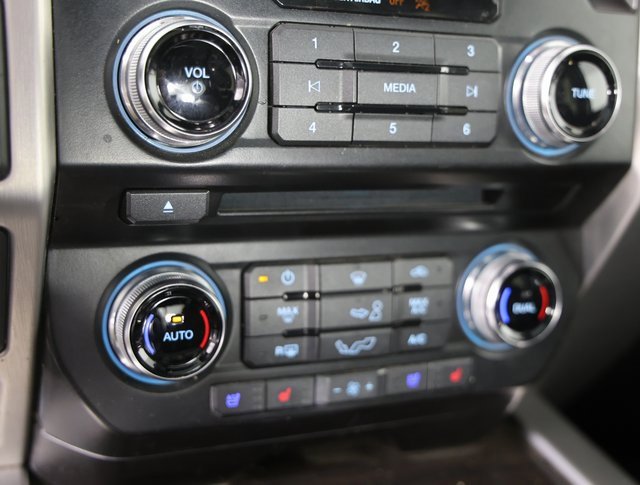 Used 2016 Ford F150 Platinum w/ Equipment Group 701A Luxury image 10