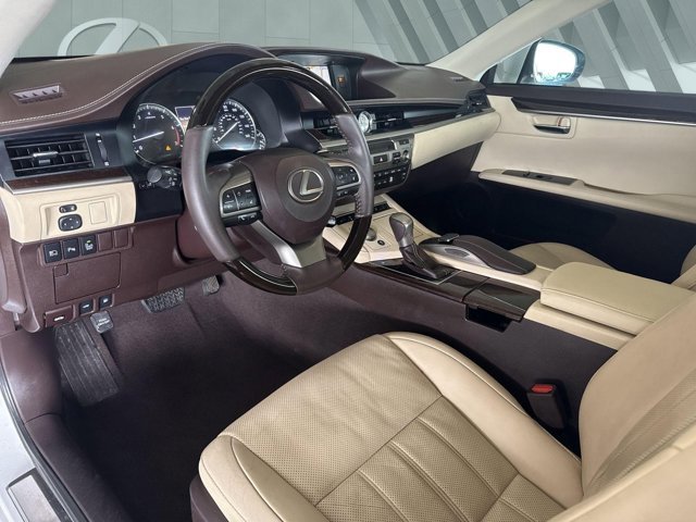 Used 2017 Lexus ES 350 w/ Luxury Package FWD image 10