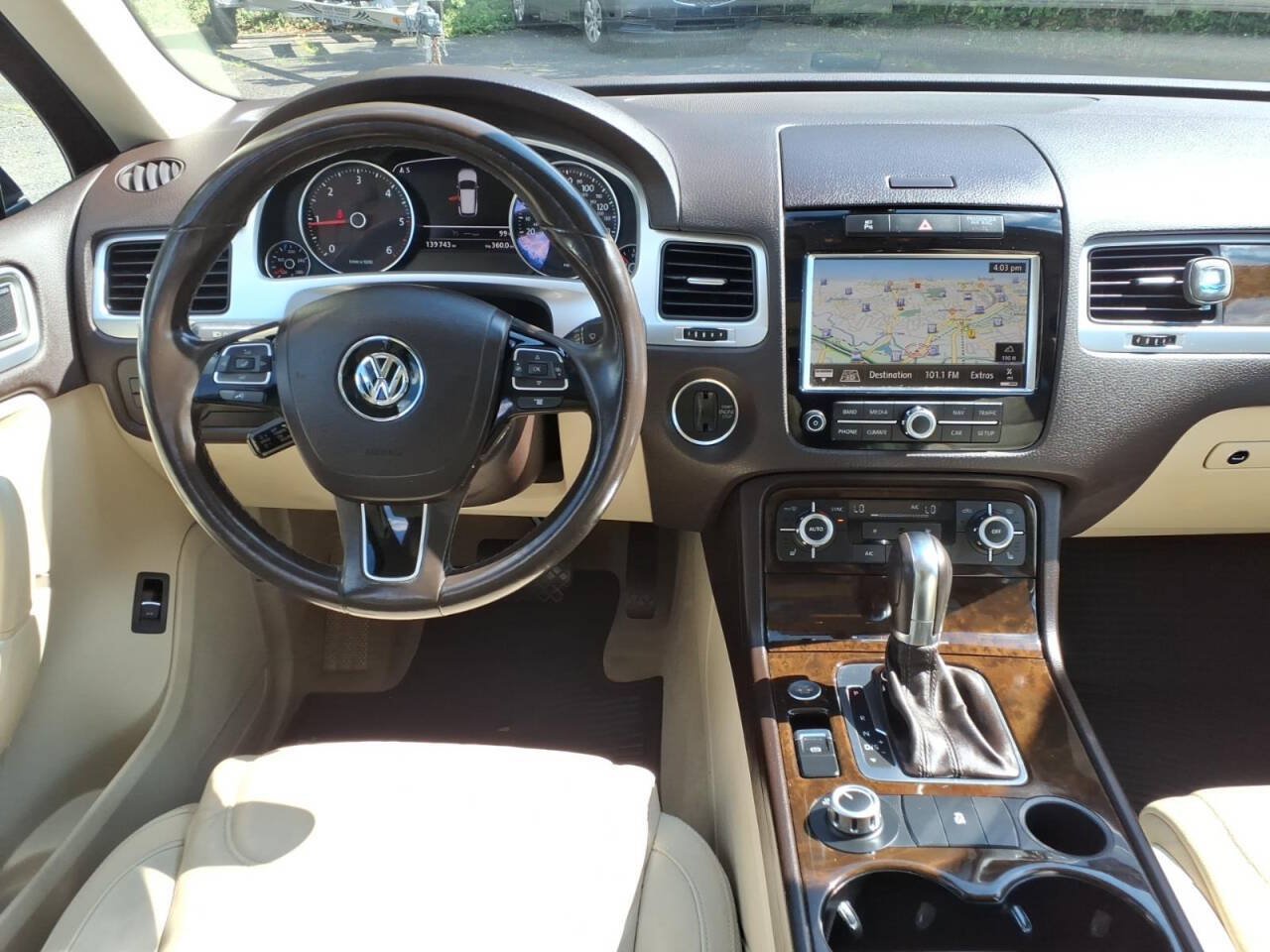Used 2014 Volkswagen Touareg TDI AWD/4WD image 14