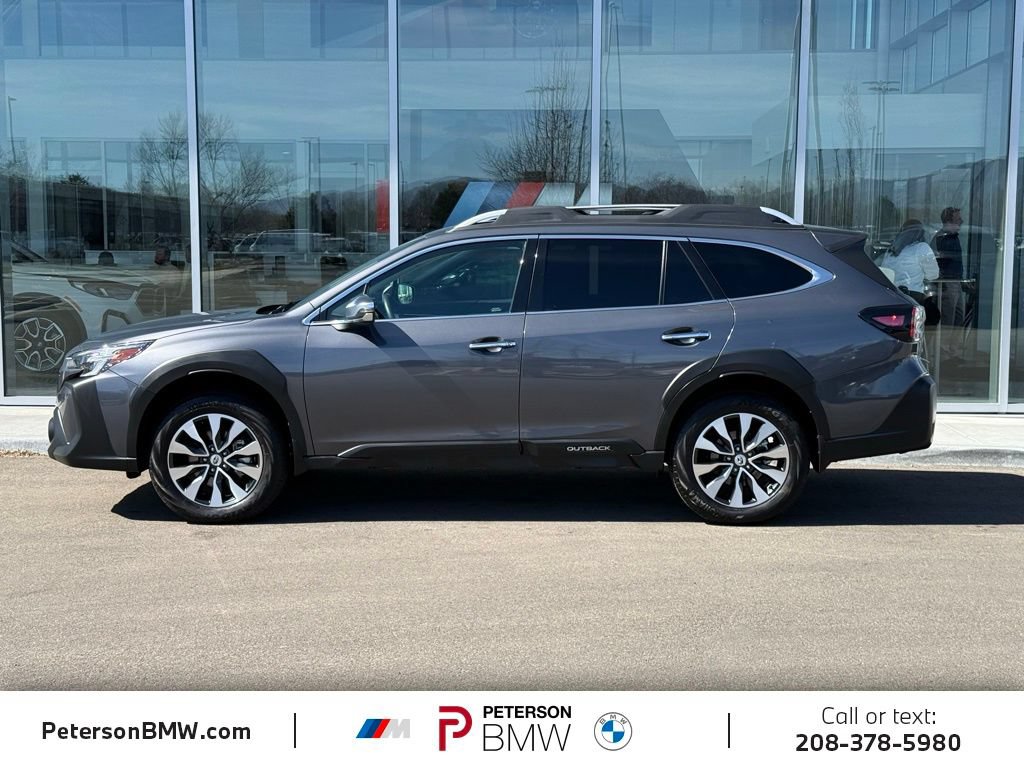 Used 2025 Subaru Outback Touring AWD/4WD image 2