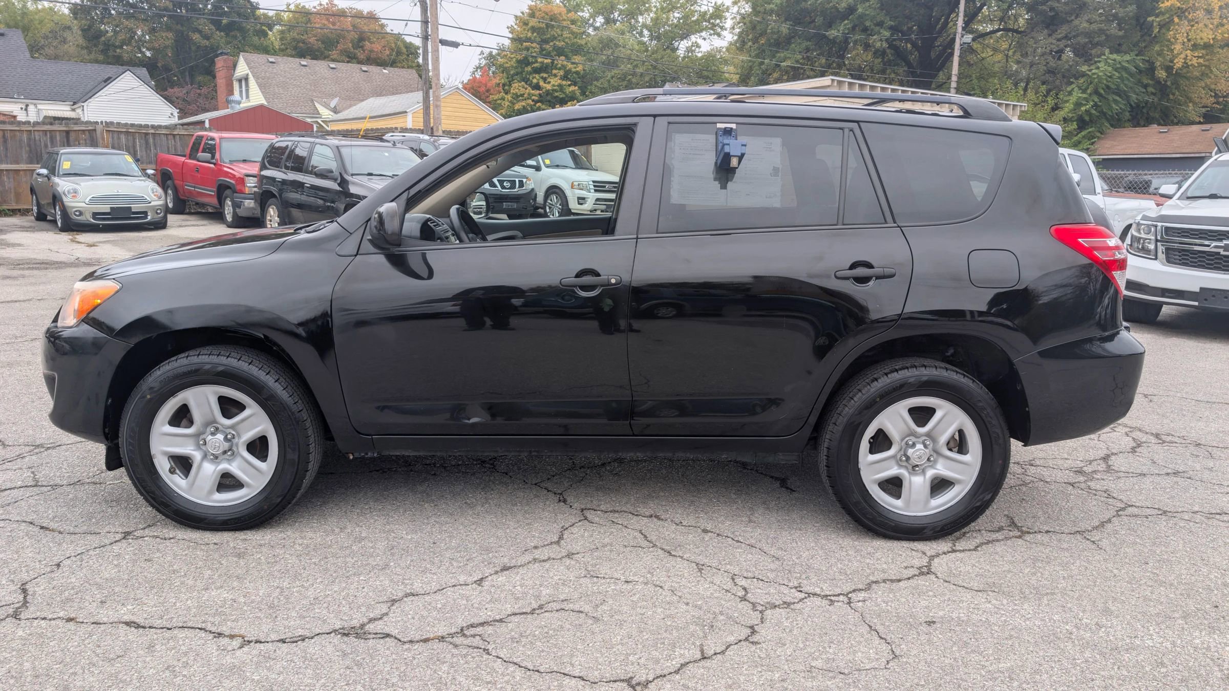 Used 2012 Toyota RAV4 FWD image 2
