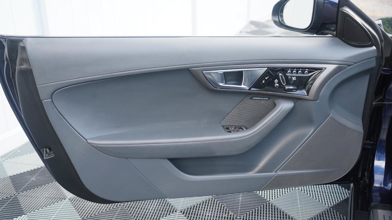 Used 2014 Jaguar F-TYPE Convertible RWD image 51