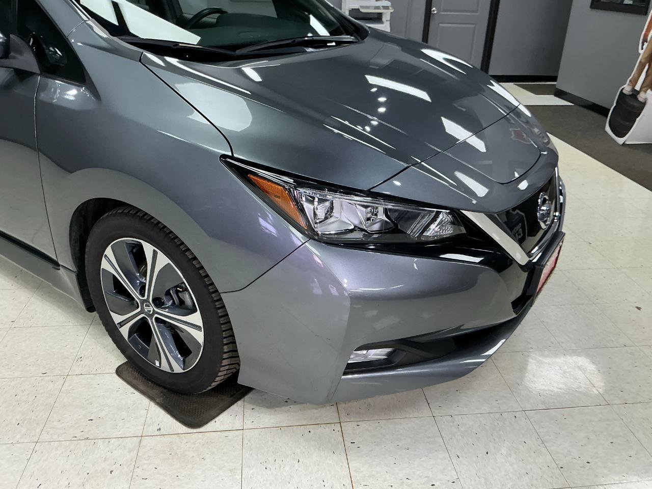 Used 2020 Nissan Leaf SV w/ SV Technology Package image 31