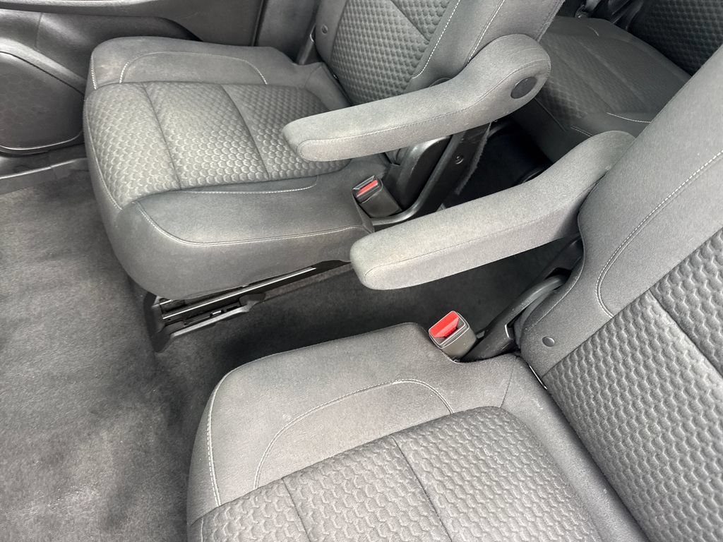Used 2018 GMC Acadia SLE FWD image 18