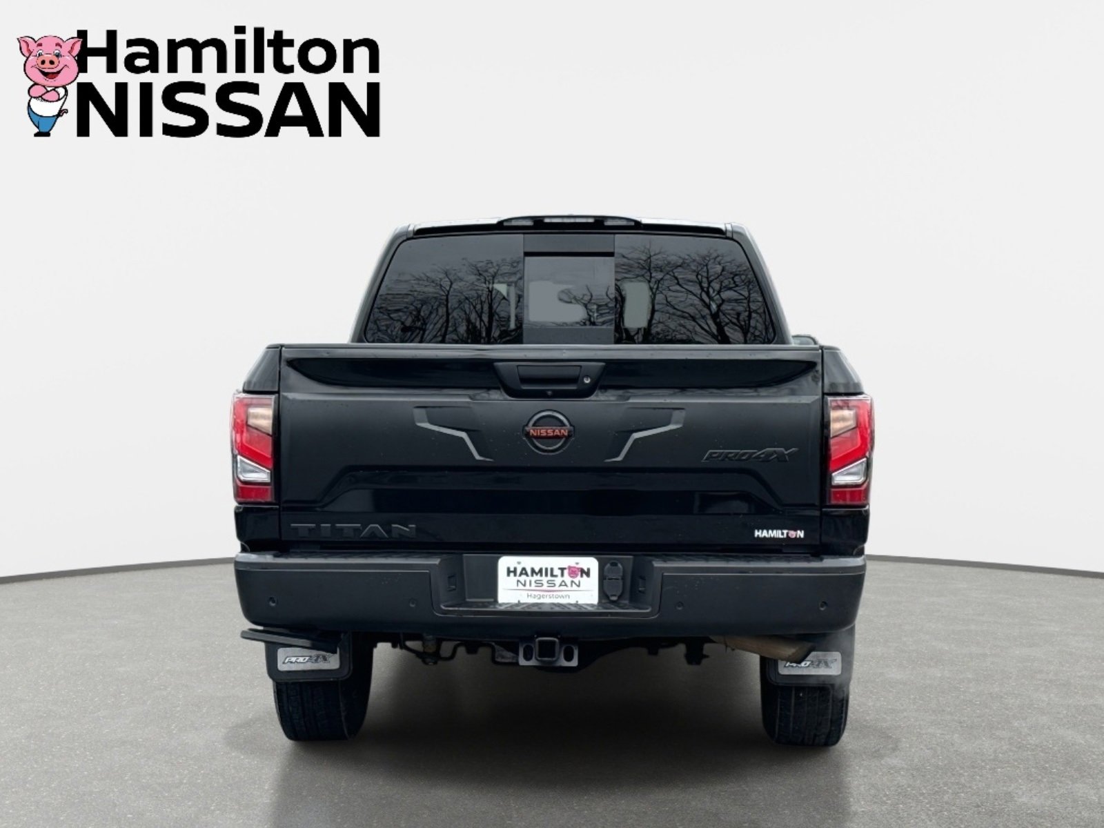 Used 2022 Nissan Titan PRO-4X w/ Pro-4x Utility Package image 3
