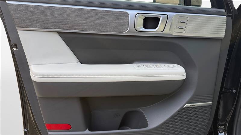 Used 2025 Hyundai Santa Fe Calligraphy FWD image 11