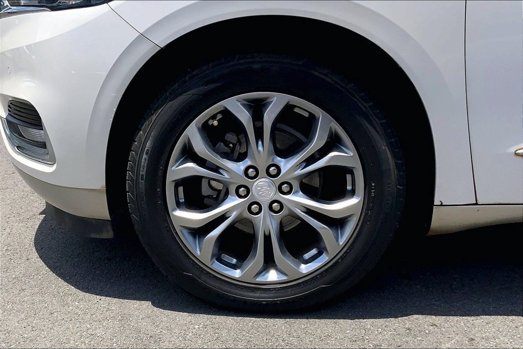 Used 2018 Buick Enclave Avenir w/ Avenir Technology Package FWD image 7