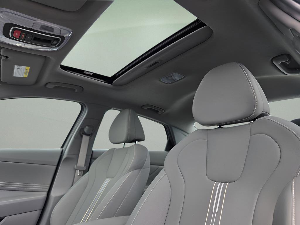 Used 2024 Hyundai Elantra SEL w/ Convenience Package FWD image 19