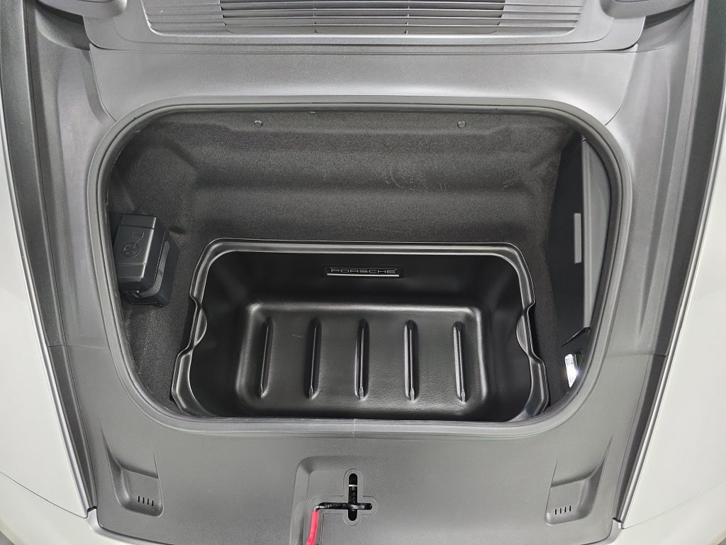 Certified 2025 Porsche 911 Carrera RWD image 25