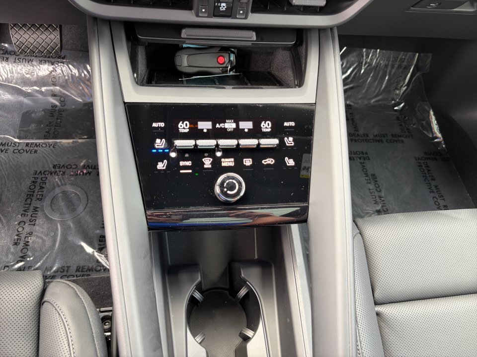 New 2026 Porsche Macan Electric RWD image 21