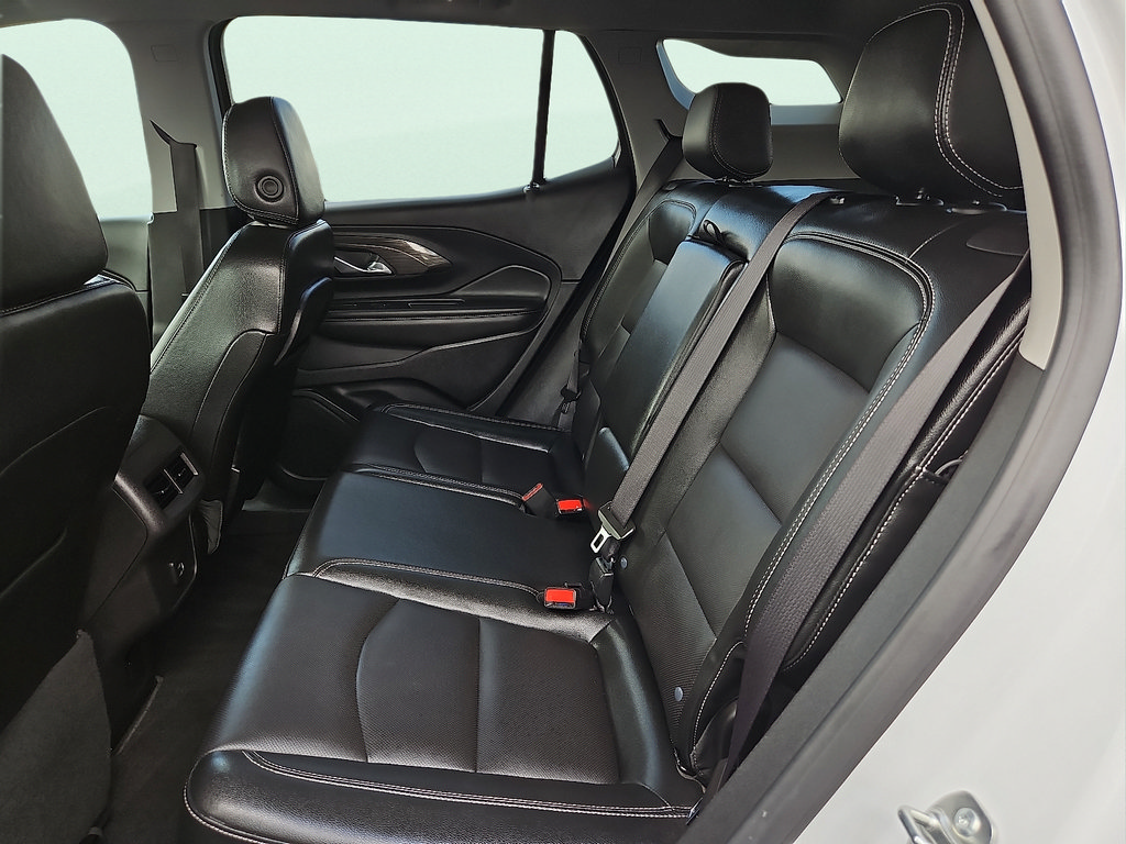 Used 2024 GMC Terrain SLT AWD/4WD image 10