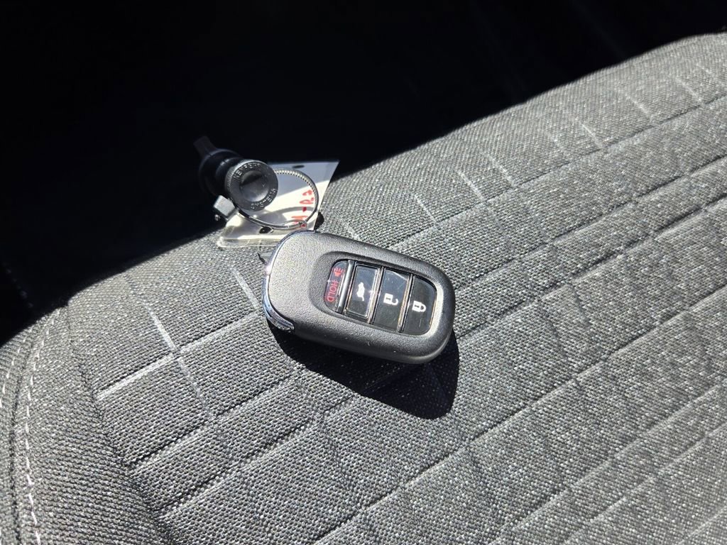 Certified 2025 Honda HR-V LX image 18