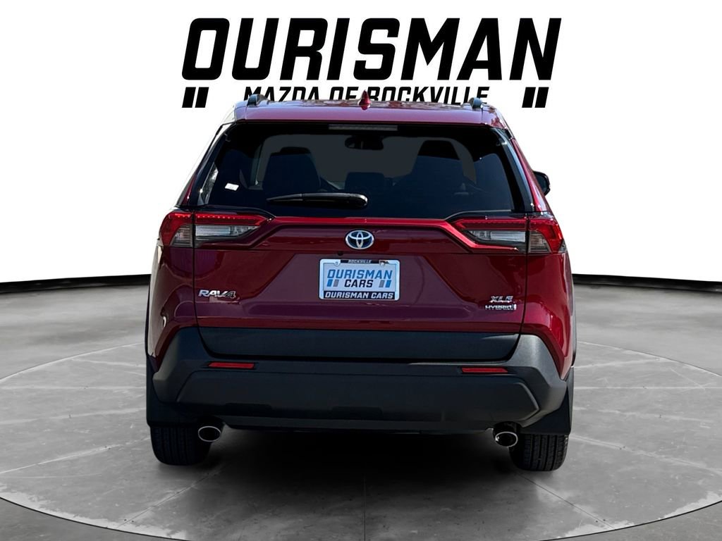 Used 2021 Toyota RAV4 XLE w/ Convenience Package image 5