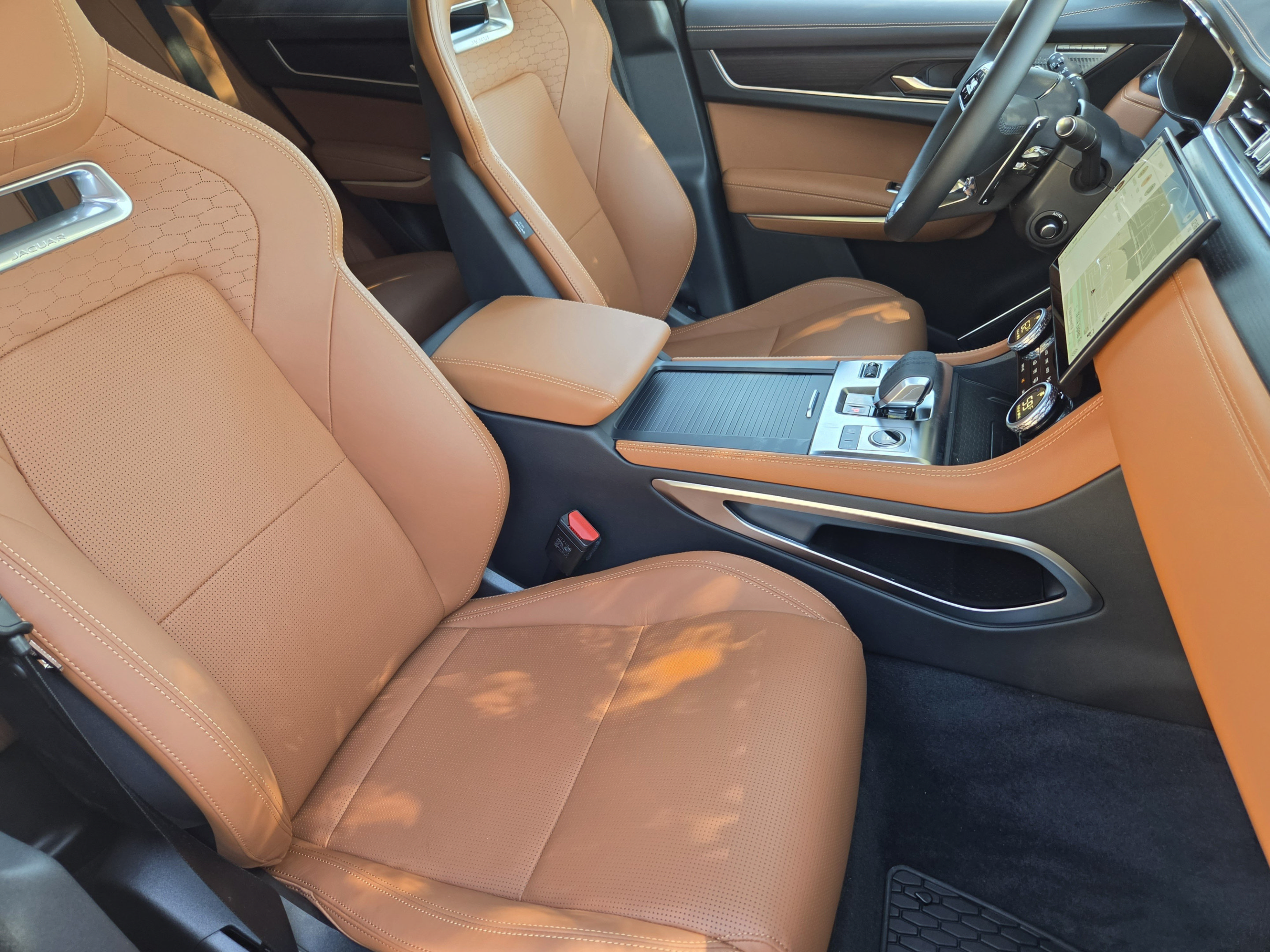 Used 2025 Jaguar F-PACE R-Dynamic S AWD/4WD image 9