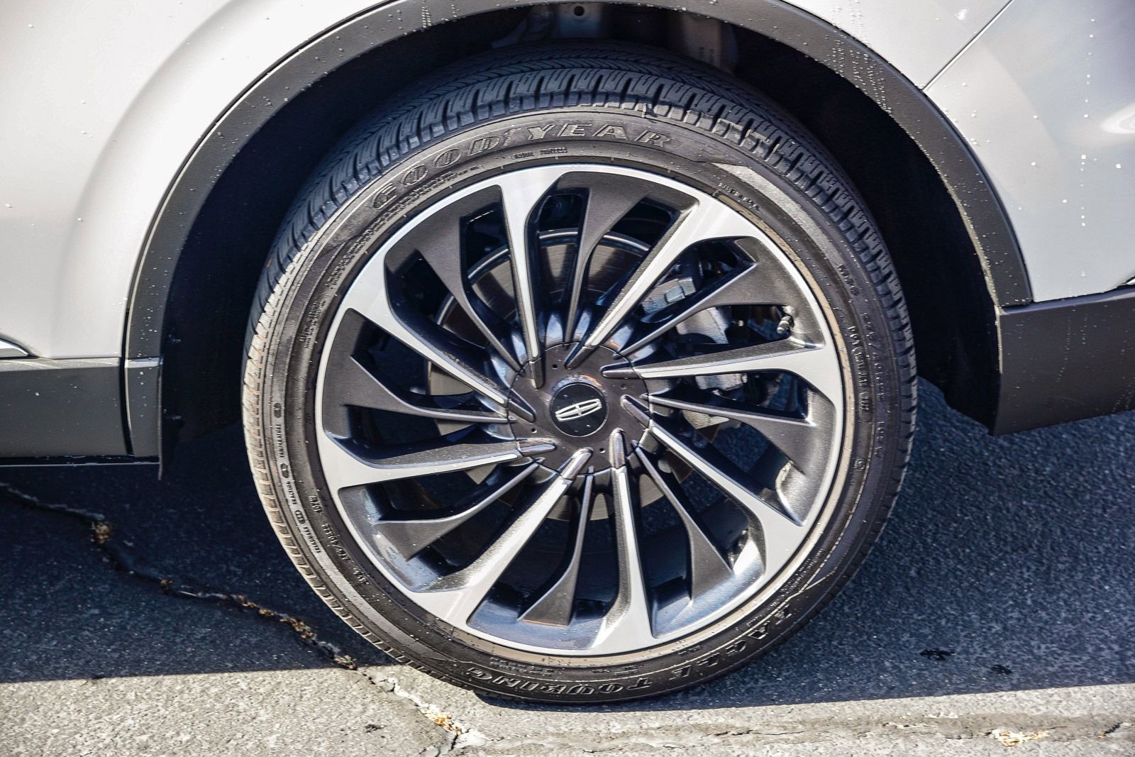 Used 2023 Lincoln Aviator Reserve w/ Equipment Group 201A image 8