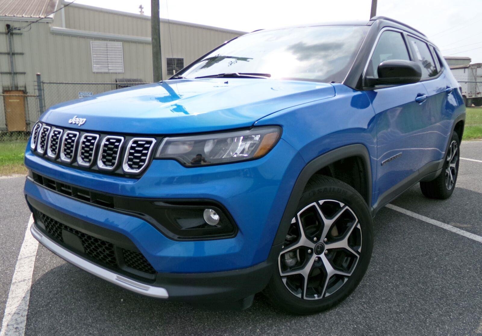 Used 2025 Jeep Compass Limited AWD/4WD image 1