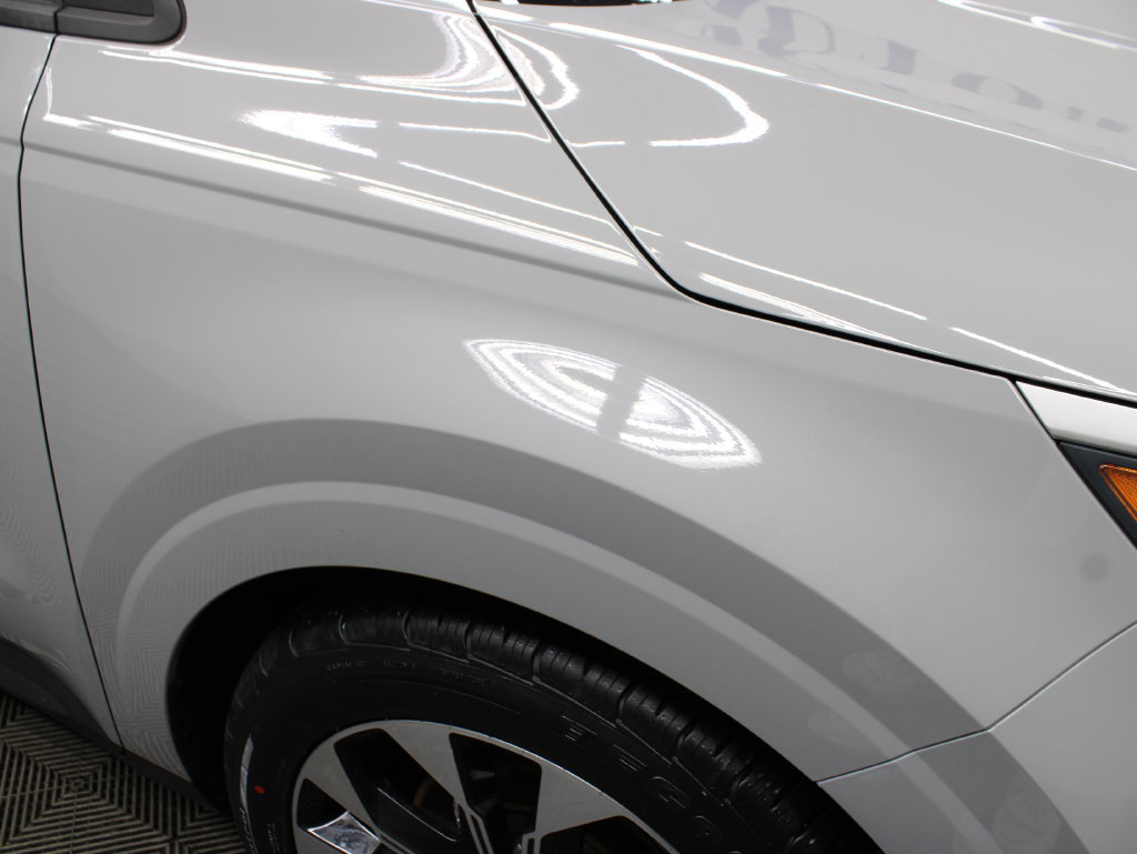 Used 2023 Kia Carnival EX FWD image 32