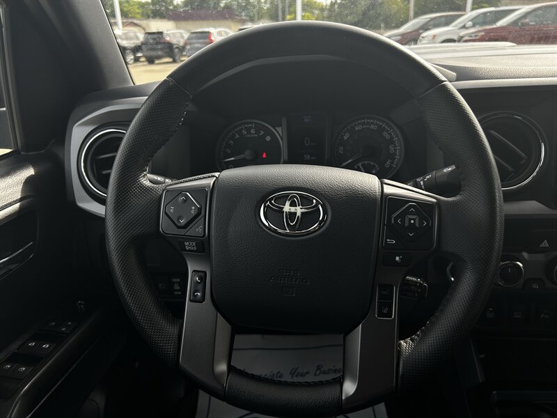 Used 2020 Toyota Tacoma TRD Sport w/ TRD Premium Sport Package AWD/4WD image 14