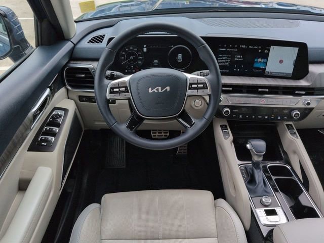 Used 2024 Kia Telluride SX w/ Towing Package FWD image 16