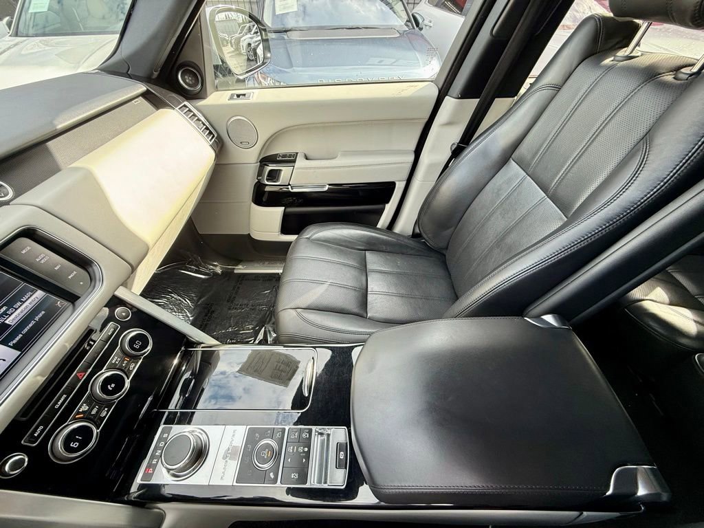 Used 2015 Land Rover Range Rover Supercharged image 25