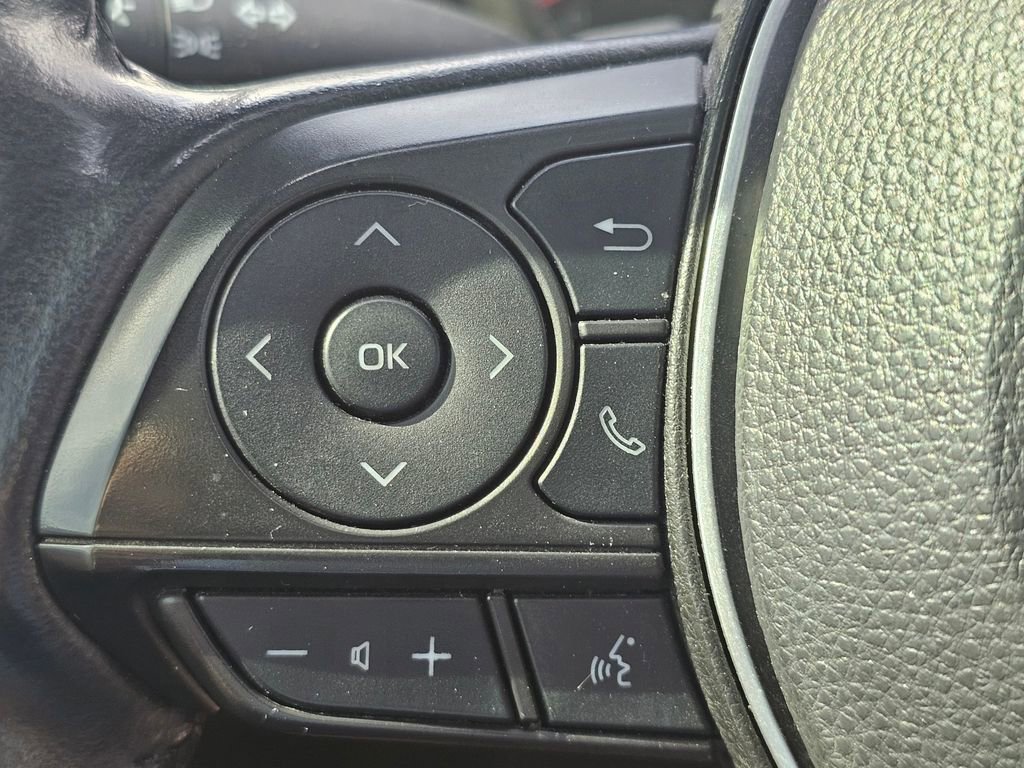 Used 2022 Toyota Corolla SE w/ SE Premium Package FWD image 12