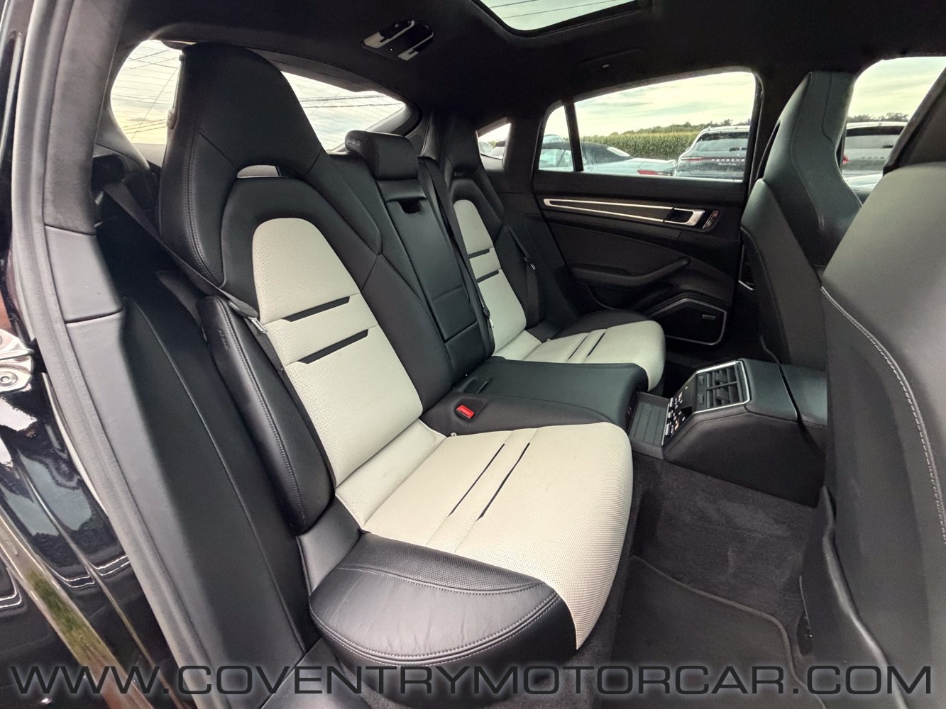 Used 2020 Porsche Panamera GTS AWD/4WD image 39