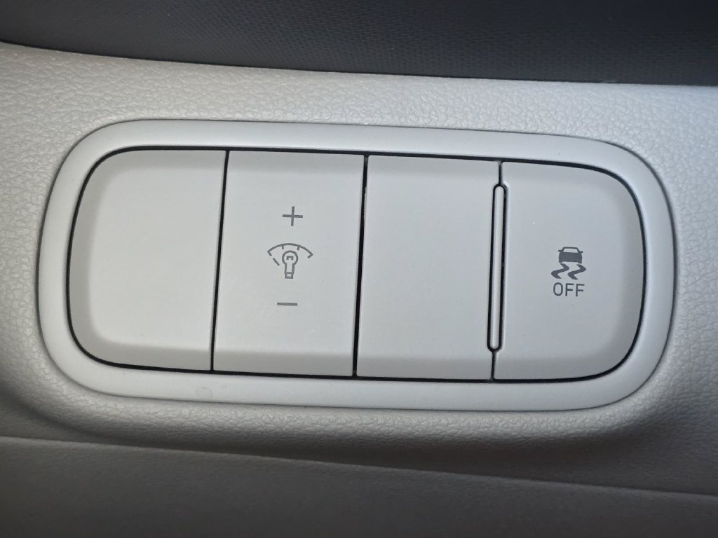 Used 2026 Hyundai Venue SEL FWD image 18