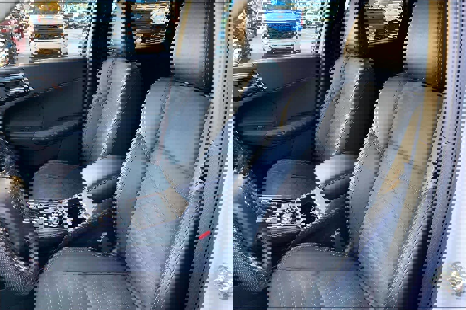 Used 2023 Mitsubishi Outlander SE image 8