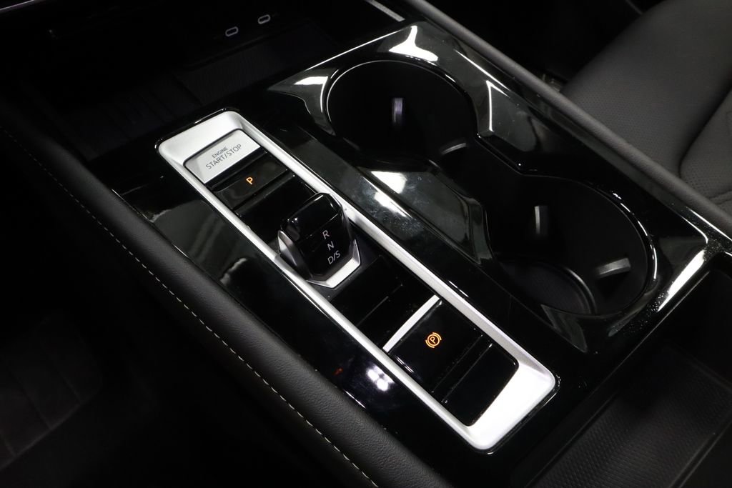 Used 2025 Volkswagen Atlas SE FWD image 32