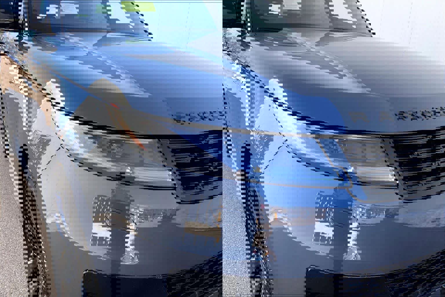 Used 2025 Land Rover Range Rover Sport SE image 25