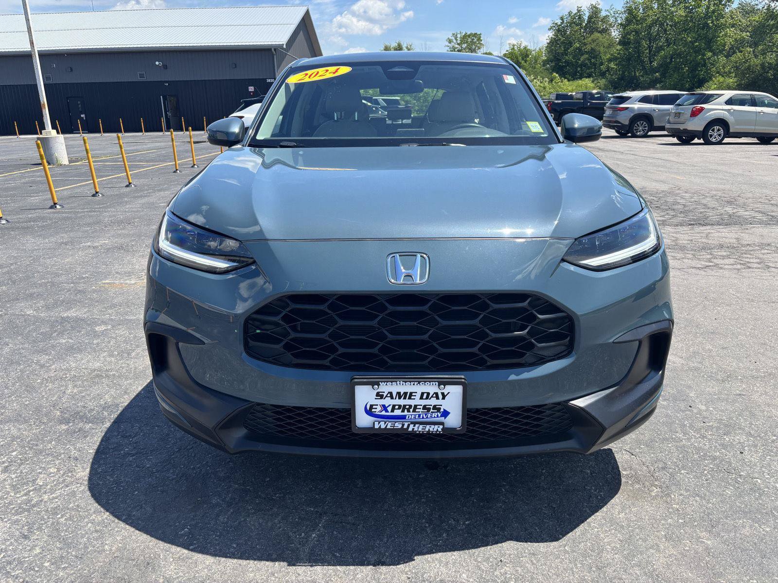 Used 2024 Honda HR-V LX image 2
