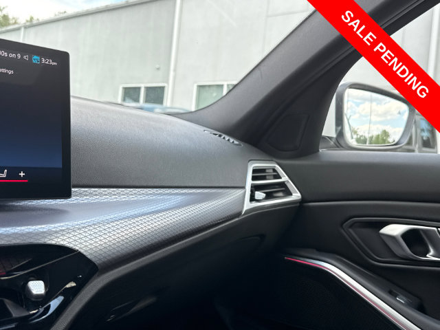 Used 2025 BMW 330i xDrive Sedan w/ Premium Package AWD/4WD image 17