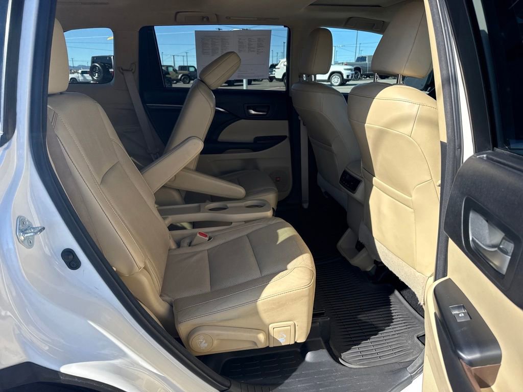 Used 2015 Toyota Highlander Limited image 36