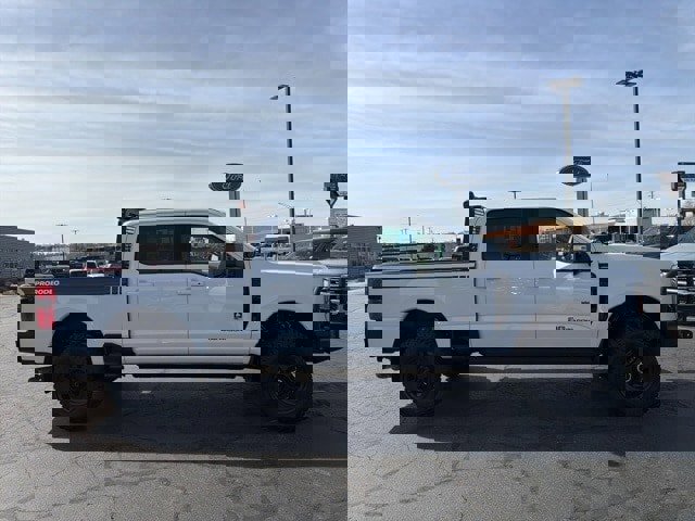 New 2026 Ford F250 Lariat w/ Black Appearance Package image 4