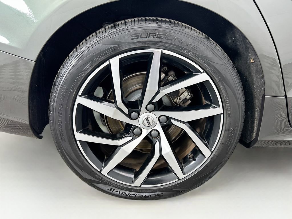 Used 2020 Volvo S60 T5 Momentum image 31
