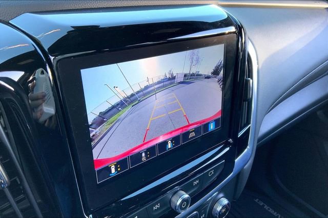 Used 2023 Chevrolet Traverse LT w/ Rear Camera Mirror Package image 21