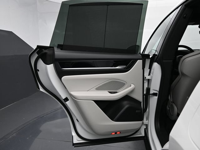 Certified 2025 Porsche Macan Electric RWD image 19