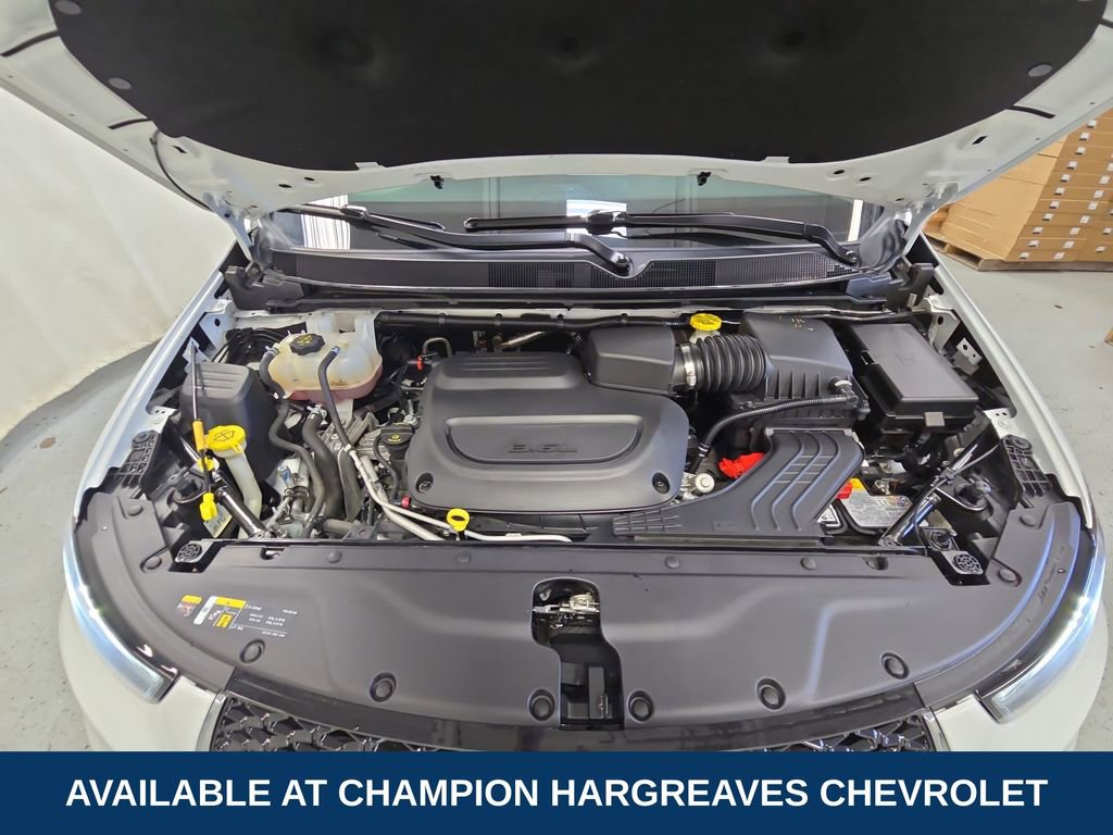 Used 2024 Chrysler Pacifica Touring-L FWD image 38