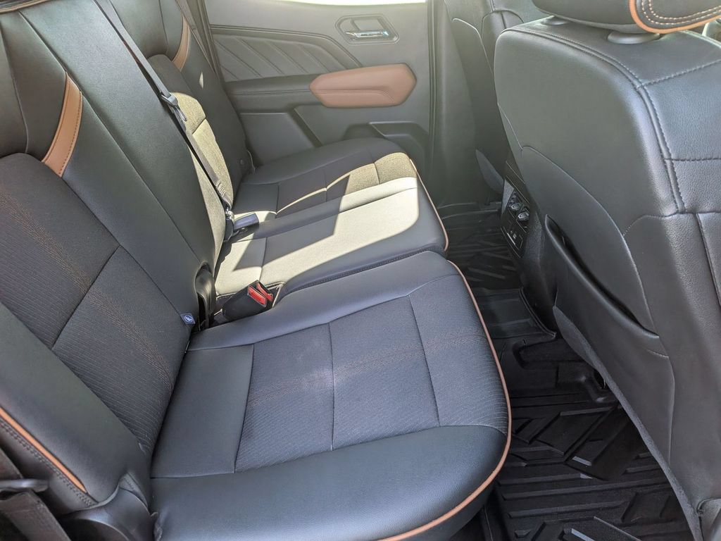 Used 2025 GMC Canyon AT4 AWD/4WD image 34