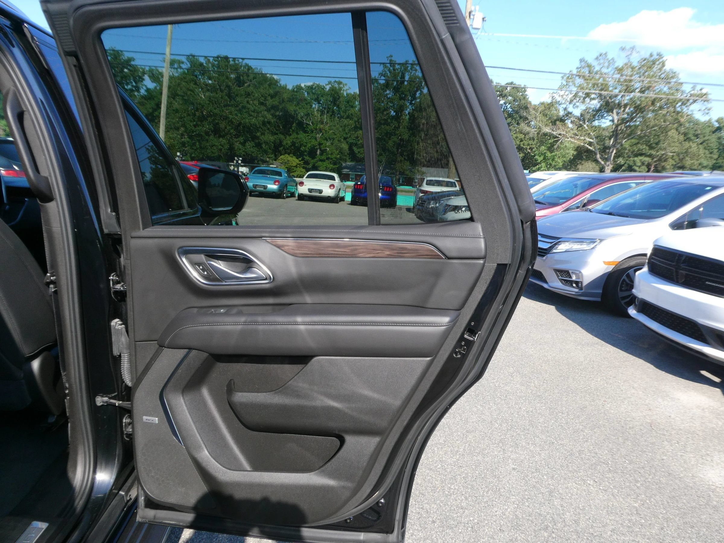 Used 2021 Chevrolet Tahoe LT AWD/4WD image 25