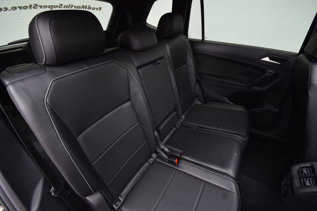 Used 2021 Volkswagen Tiguan SE R-Line AWD/4WD image 25