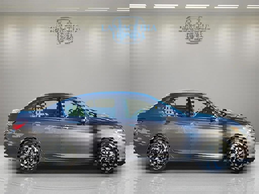 Used 2017 Honda Accord EX-L image 2