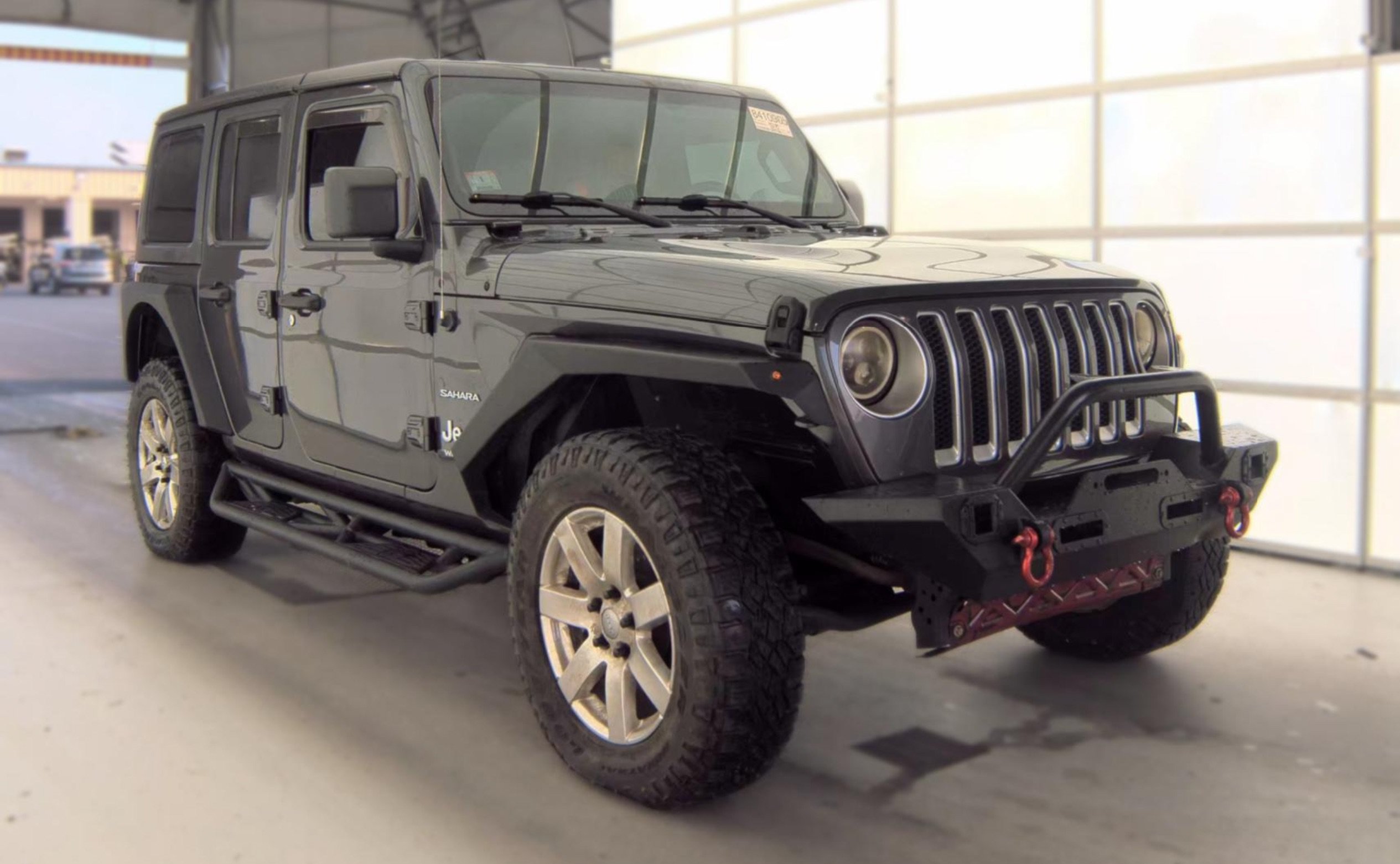 Used 2020 Jeep Wrangler Unlimited Sahara AWD/4WD image 3
