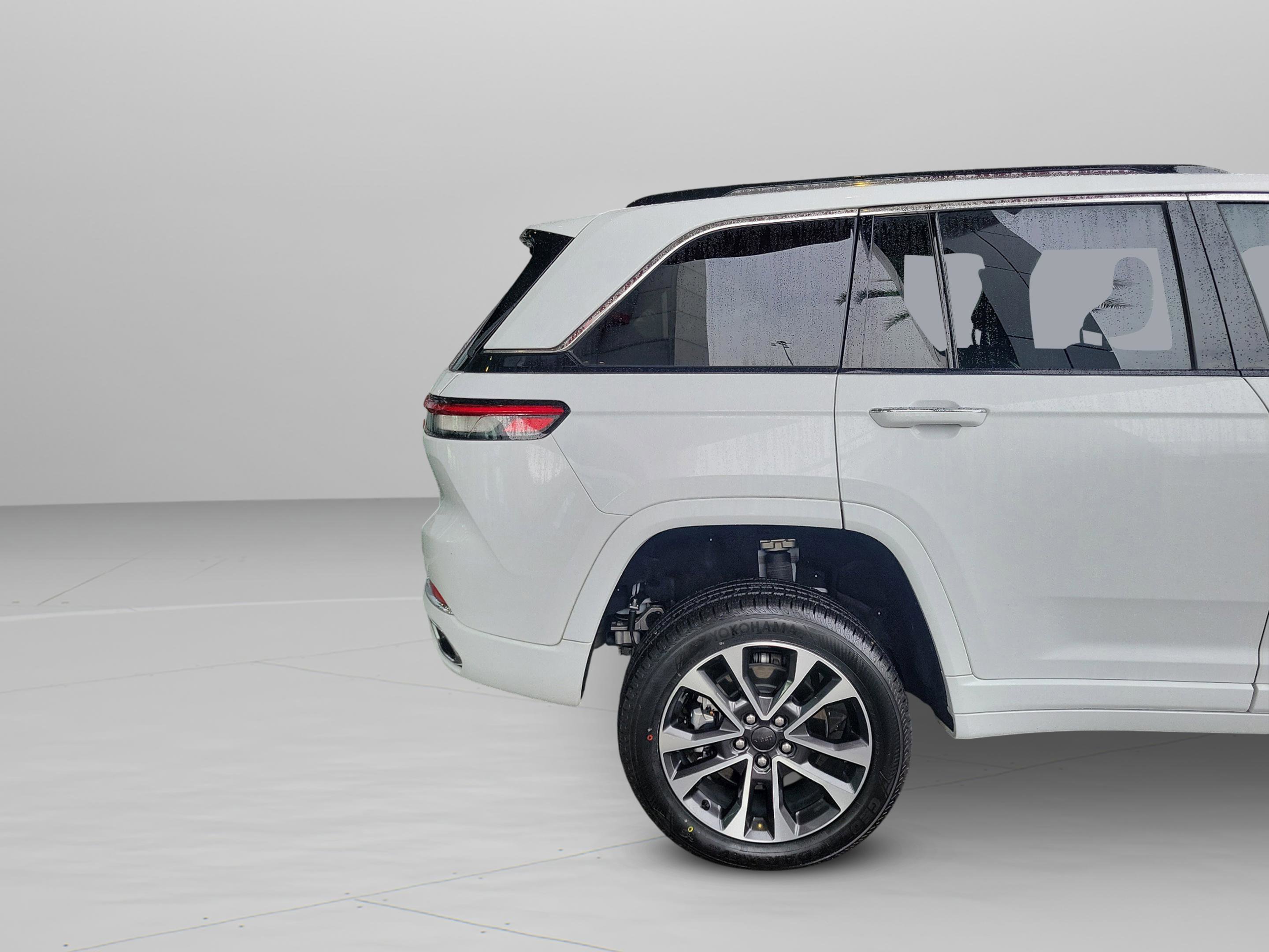 Used 2022 Jeep Grand Cherokee Overland w/ Luxury Tech Group IV image 7