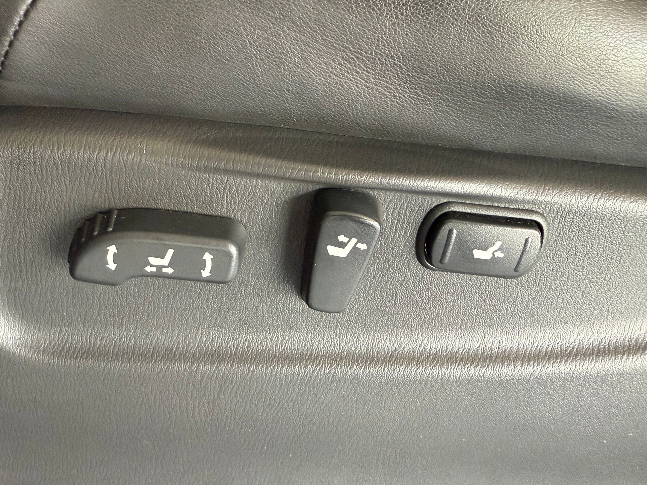Used 2015 INFINITI QX80 2WD w/ Deluxe Technology Package image 13