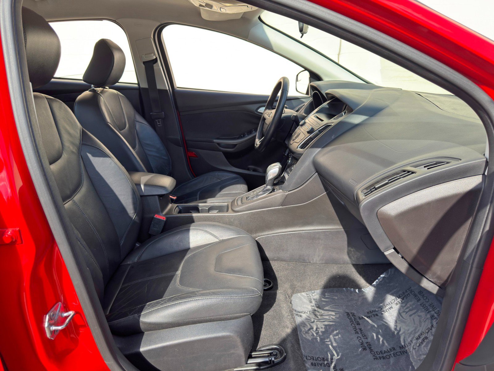 Used 2016 Ford Focus SE w/ Equipment Group 201A FWD image 14